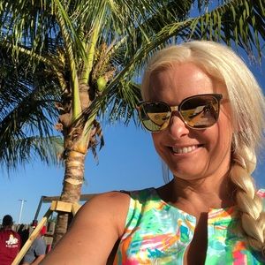 Meet your Posher, Liz